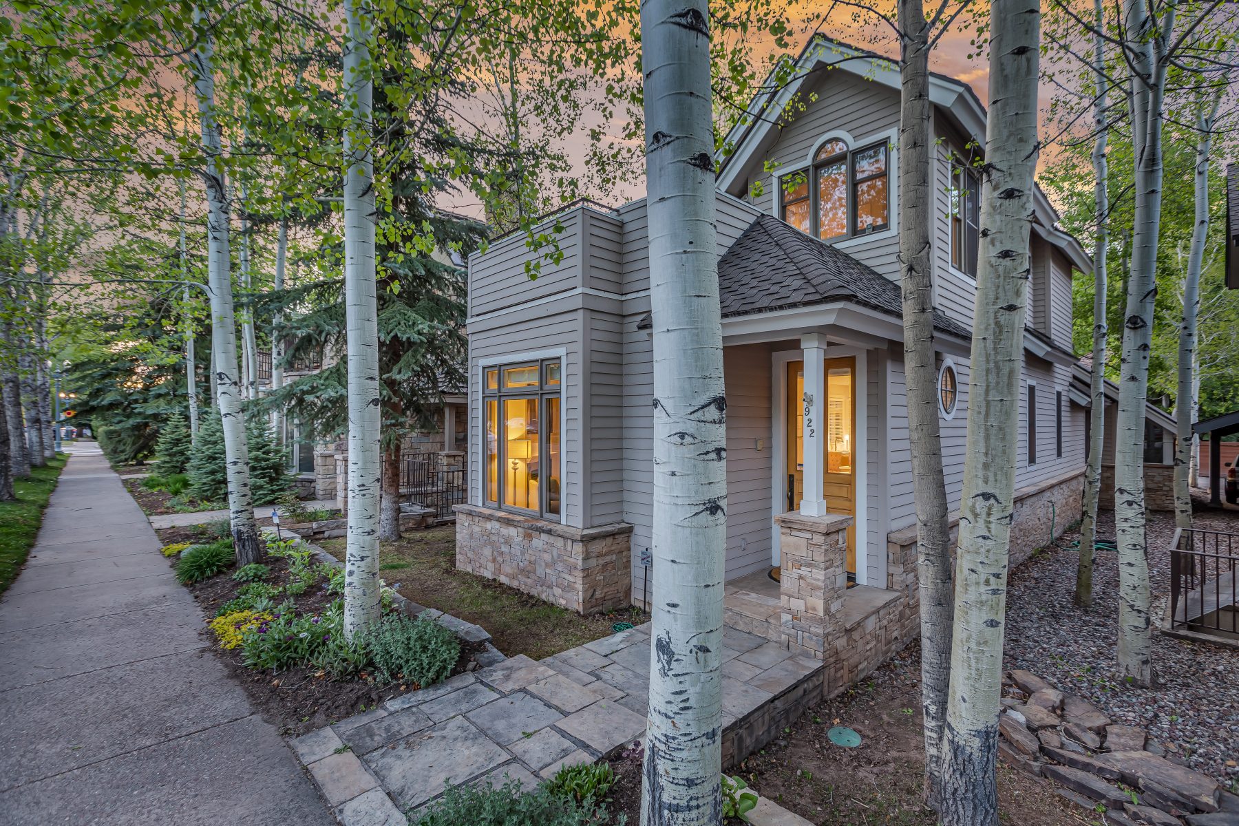 04_922_E_Cooper_Aspen_81611004 Christie's International Real Estate